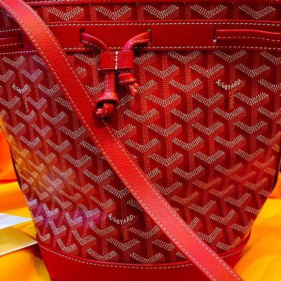 Authentic and Brand new Goyard Petit Bucket Bag in red color. Dust bag & papers - Picture 1 of 10